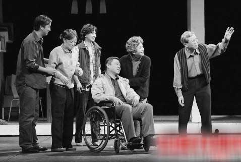 云南省話劇院《搬家》,云南話劇團(tuán)搬家.jpg 云南省話劇院《搬家》,云南話劇團(tuán)搬家.jpg