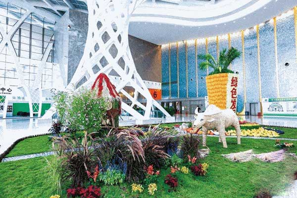 昆明搬家公司解讀2018昆明國際農(nóng)博會開幕首日簽約額達(dá)241億.jpg 昆明搬家公司解讀2018昆明國際農(nóng)博會開幕首日簽約額達(dá)241億.jpg